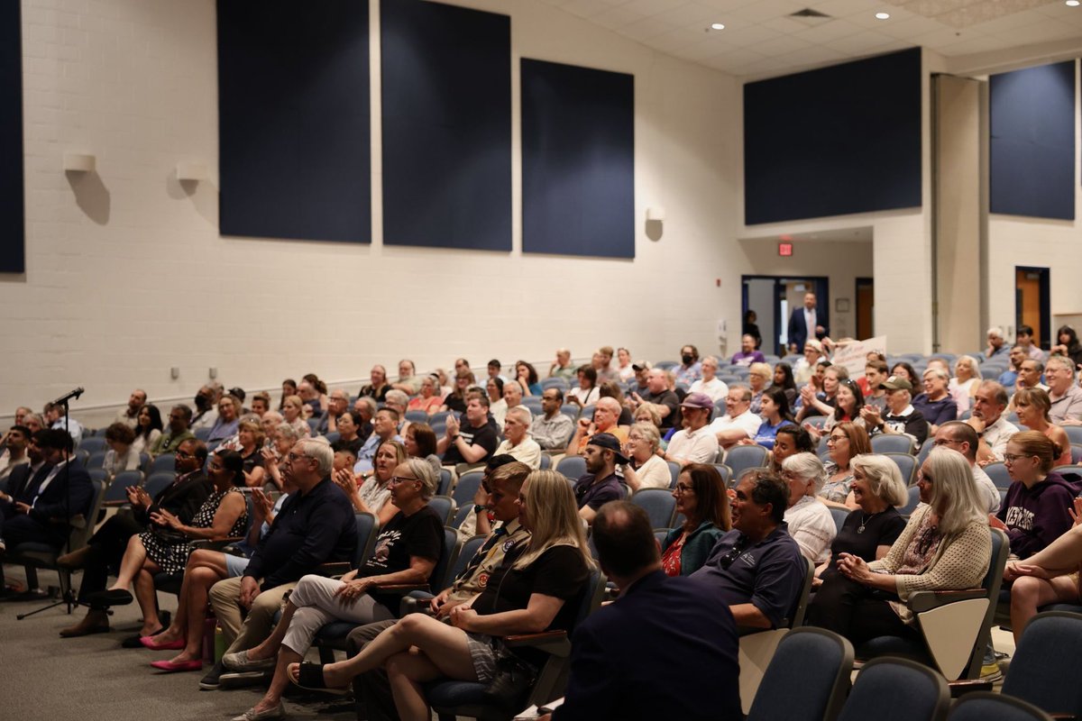 RepSuhas's tweet image. Thank you to everyone who joined my town hall tonight to discuss the One Big Ugly Bill. Your stories and voices are powerful — keep speaking up and showing up. I’ll continue to put pressure on the Administration and keep up the fight.