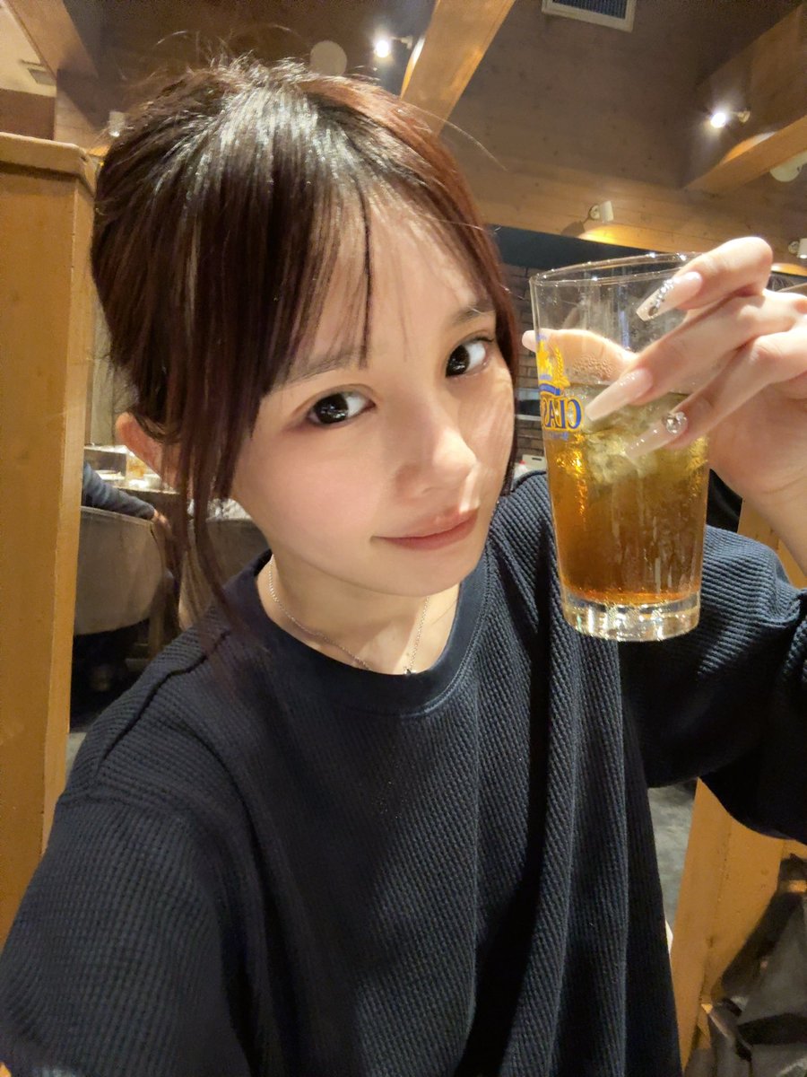 村川緋杏　ジップパーカー 制服に水色パーカー 大優勝〜👸🏻💙 生写真発売中です^ ^ 詳しくは