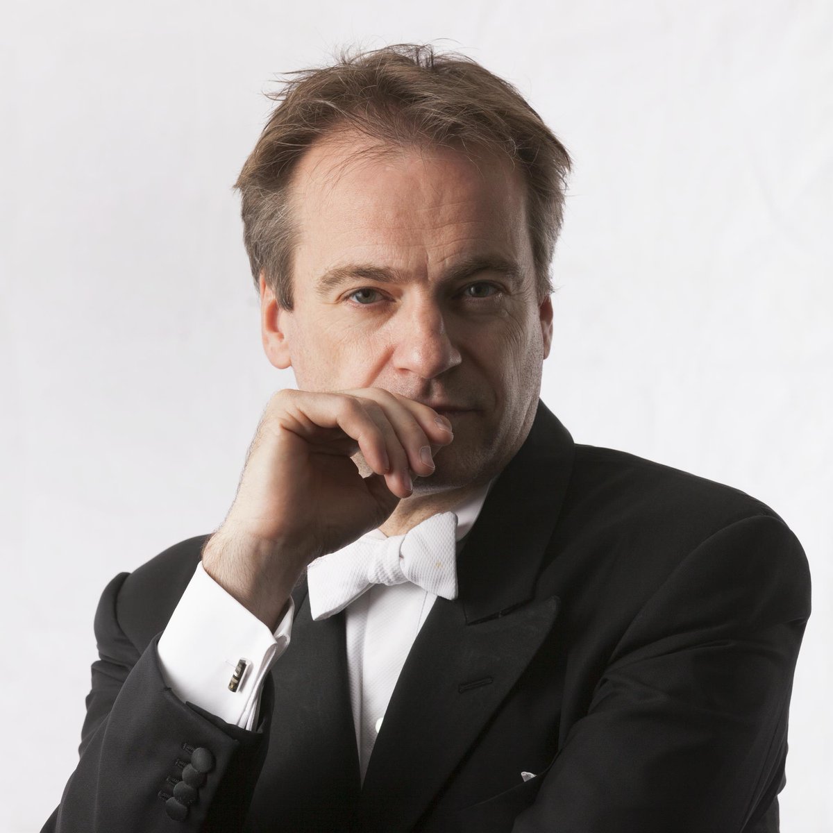 【謹告】ジルベスターコンサート2025の指揮者について

指揮者調整中となっておりました、ジルベスターコンサート2025（12/31）公演につきまして、ジョナサン・ノットが指揮を務めることが決定いたしました。

詳しくはニュースをご覧ください。
🔗kawasaki-sym-hall.jp/news/detail.ph…