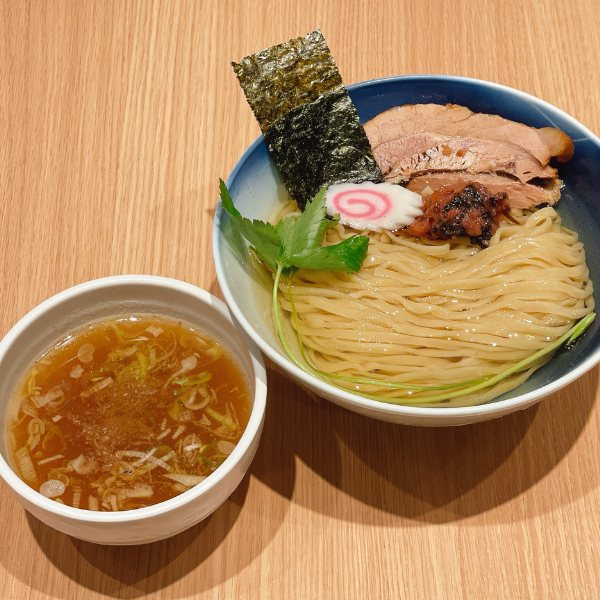 #ラーメンWalkerキッチン

まもなく11時
#麺や独歩 オープン

お腹いっぱい大満足　“極上“魚介中華そば！

限定メニュー登場
🍜梅と昆布のつけ蕎麦
数量限定となります。

また、この投稿をご覧いただいた方限定🤫
メニューの「並」をご注文のお客様
「生卵！」とスタッフにお申し付けいただくと