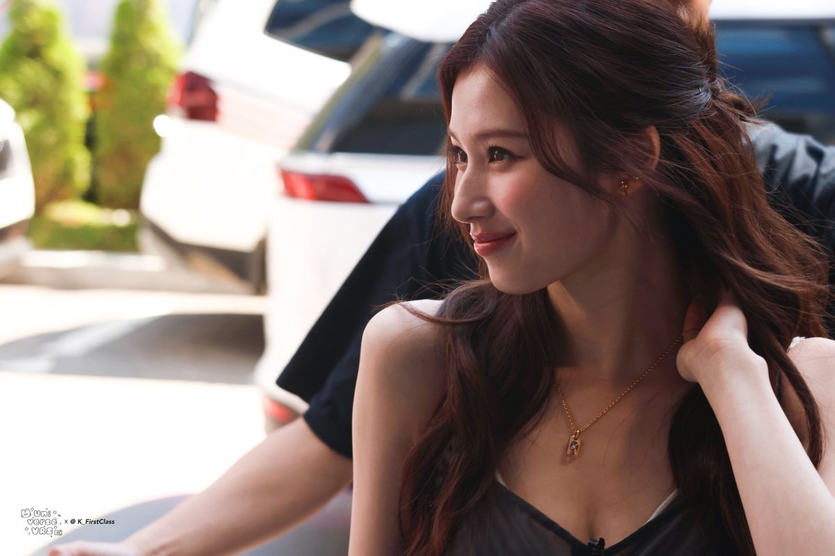 msnuniverse's tweet image. prettiest smile