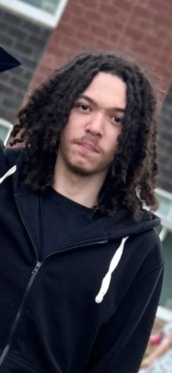 MarisaJacquesTV's tweet image. This is Vance Mims III. The soon-to-be Albany senior was doing the right things, had a job and was spending time with family and friends at the 4th of July fireworks. He had nothing to do with violence, an innocent bystander is now fighting for his life. spectrumlocalnews.com/nys/capital-re…