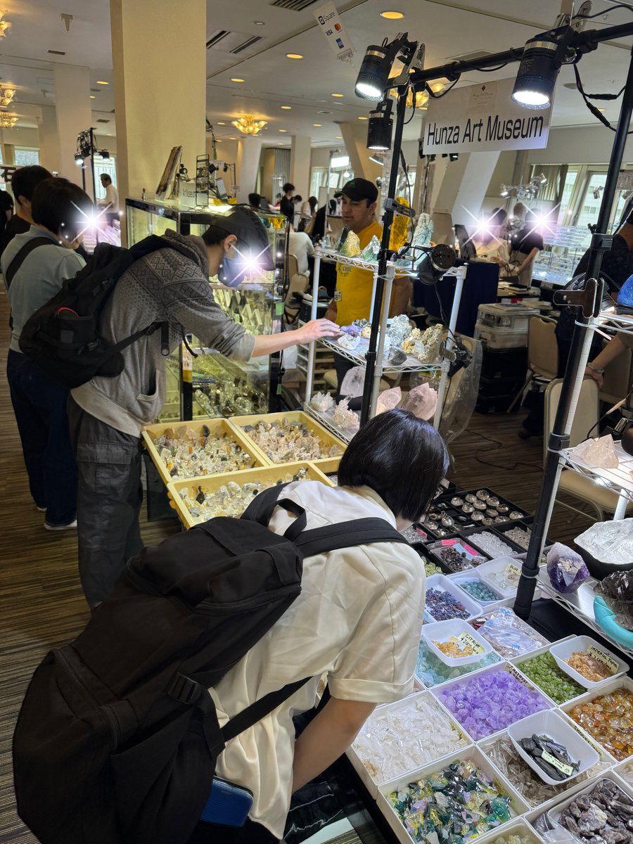 開場しました】 さっぽろ石ころマーケット🌈 さっぽろテレビ塔2階🗼に