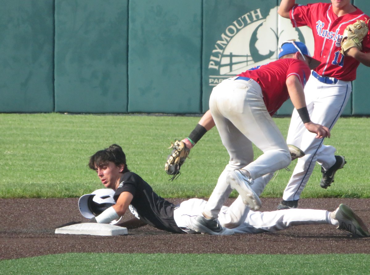emor09's tweet image. LEGION BASEBALL: Pitching, defense lead Mount Carmel past Roslyn
STORY: timesherald.com/2025/07/10/leg…