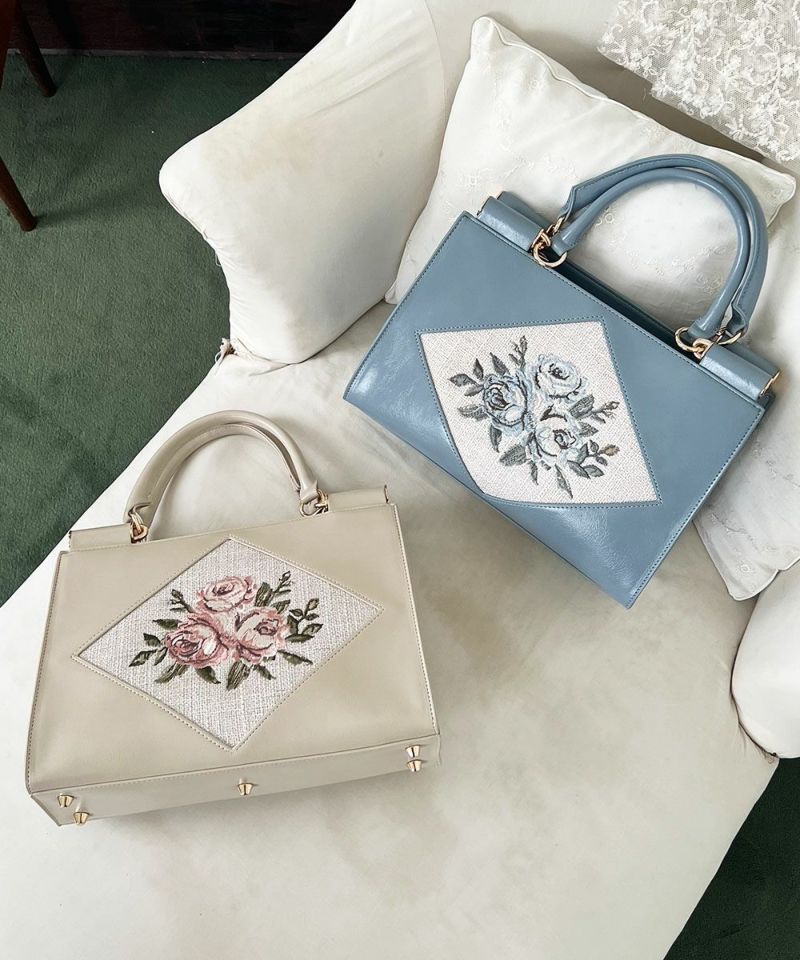 【追跡あり!】ALDO Annaleria お花付きストラップのハンドバッグ an another angelus(アンアナザーアンジェラス公式) on X