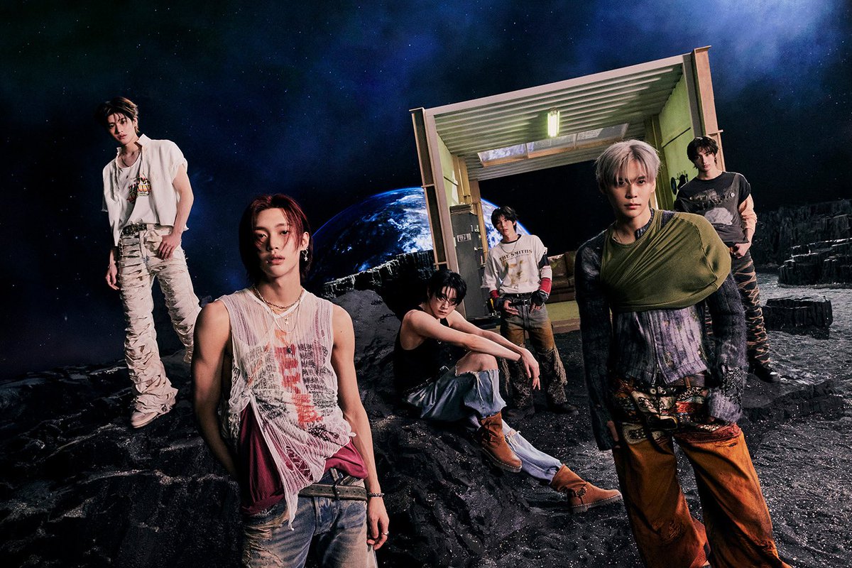 parwonbin's tweet image. Keep resonating above the endless sky. Got me flyin' in my dreams.