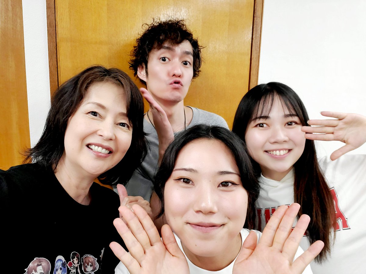 moyumoyu9's tweet image. 冥途喫茶‼️
お稽古スタートしてまーす‼️
連日の猛暑❗でも
稽古楽しすぎ❗
皆様のお越しをお待ちしております✨
#その光の向こうへ で共演した響子もでまーす❗

#冥途喫茶V
#池袋シアターグリーン
#BOXinBOX
#吉岡圭介
#細井ユリナ
#中井響子

田口専用予約こちら→
quartet-online.net/ticket/meido5?…