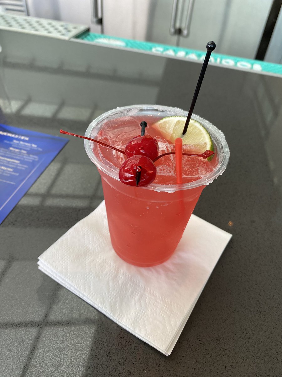 lull_stephhh's tweet photo. 🏵️🥃🍿 https://t.co/GYcJDRPVyl