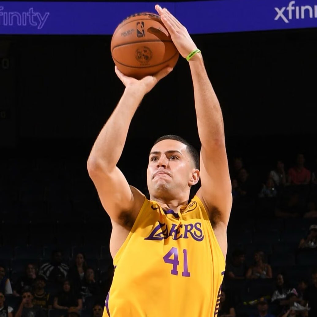 COLE SWIDER TONIGHT
▫️29 minutes 
▫️22 points  
▫️10 rebounds 
▫️6/9 3PT
▫️+14 +/-

SUMMER LEAGUE LEGEND 🫡