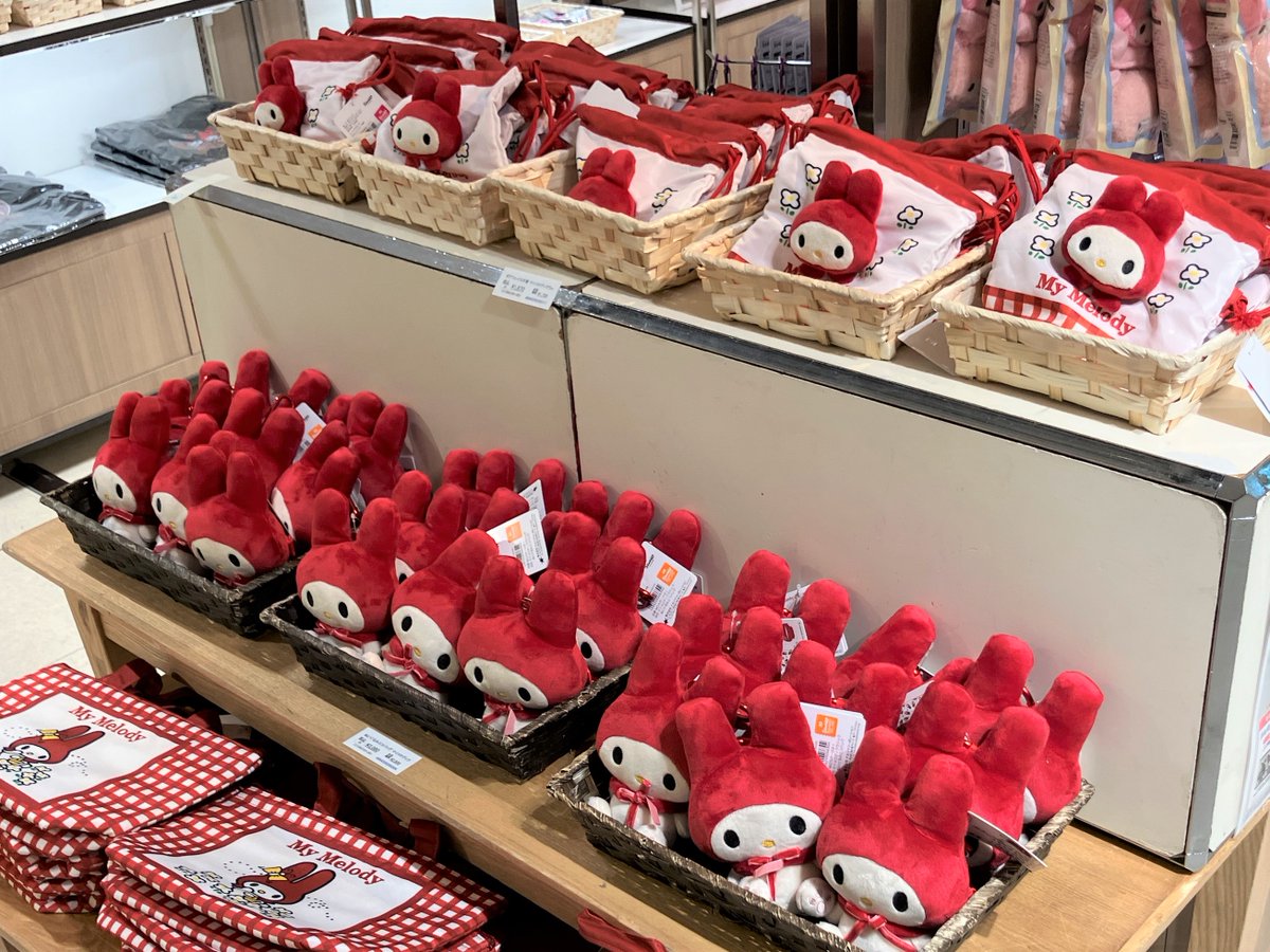im_MediaArts's tweet image. 🍓Sanrio characters Special Anniversary Market🍓
📢サンリオキャラクターの周年お祝いイベントを開催中
みなさまのご来店お待ちしています😊
会期:7月1日(火)〜7月20日(日)
会場:ジェイアール京都伊勢丹 10F 催物場
詳しくはこちら↓
mistore.jp/store/kyoto/ev…