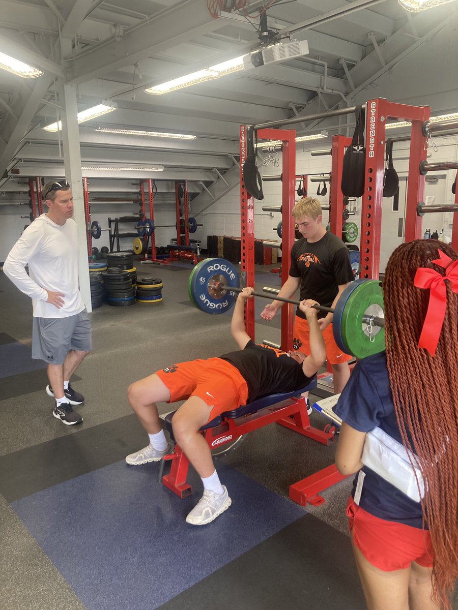 WWSFB's tweet image. Great time competing at @WABlackhawkFB Battle of the Big butts! Thanks for a great event.