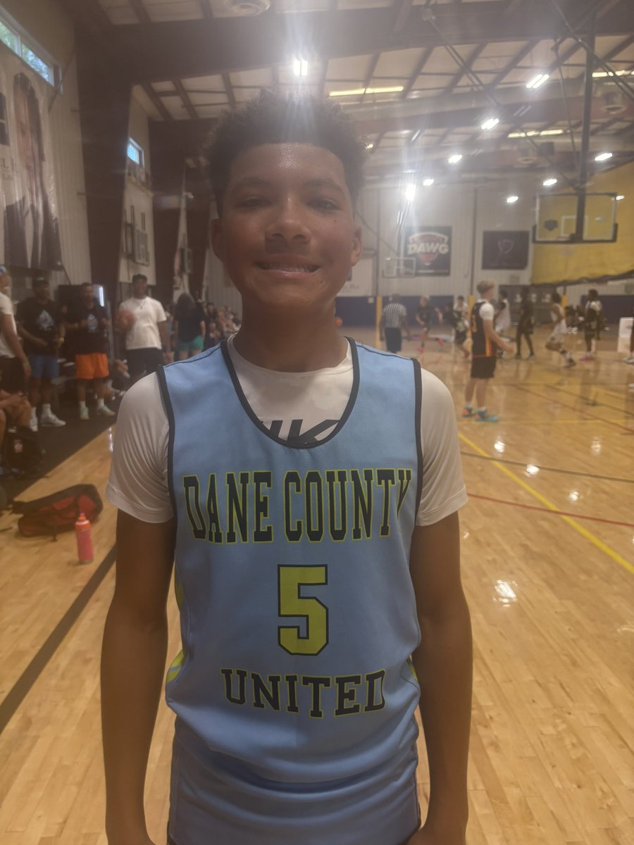 southside_hoops's tweet photo. Kellen Russell | DCU Basketball | Class of 2029
5’10 G | Sun Prairie East HS (Wisconsin)

Russell erupted for 28 points, including four made threes. A microwave scorer with a consistent jumper and a competitive edge.  @KellenJRussell https://t.co/Imxh4Gkh2b