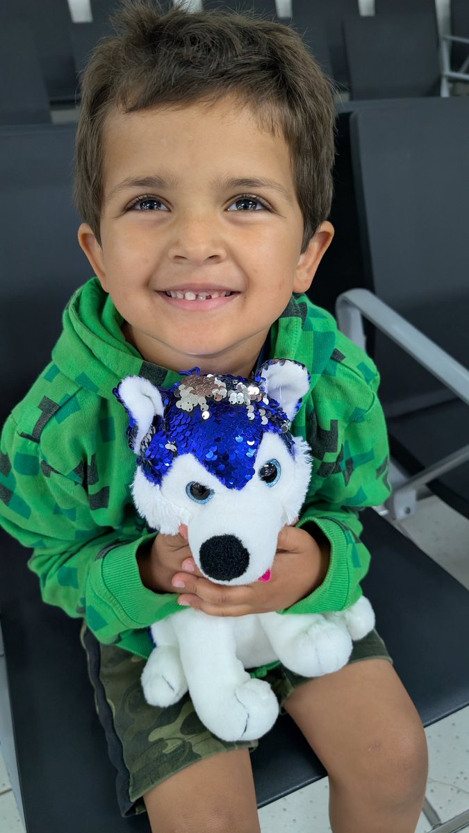 richardpgreen's tweet image. Thank you so much to both Reesh @GulfAir in Male and Fawaaz @TRMaldives for tracking down and returning James's cuddly toy at warp speed to ensure we don't have a miserable holiday without it  #preciouscargo
