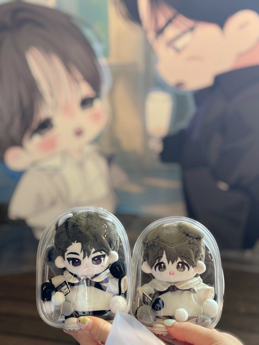 jalraeyo's tweet image. 비욘드 팝업에 다녀왔어요💙 독자님께서 선물로 주신 귀여운 태서랑 여민이 데리고 다녀왔답니다🥰 
비욘드 팀원분들께서 열심히 준비해주셔서 신나게 구경하고 왔어요! 오랫동안 고생해주신 저희 피디님께 항상 감사할 따름•••
오시는 독자님들께서도 즐겁게 다녀가셨으면 좋겠어요🥹