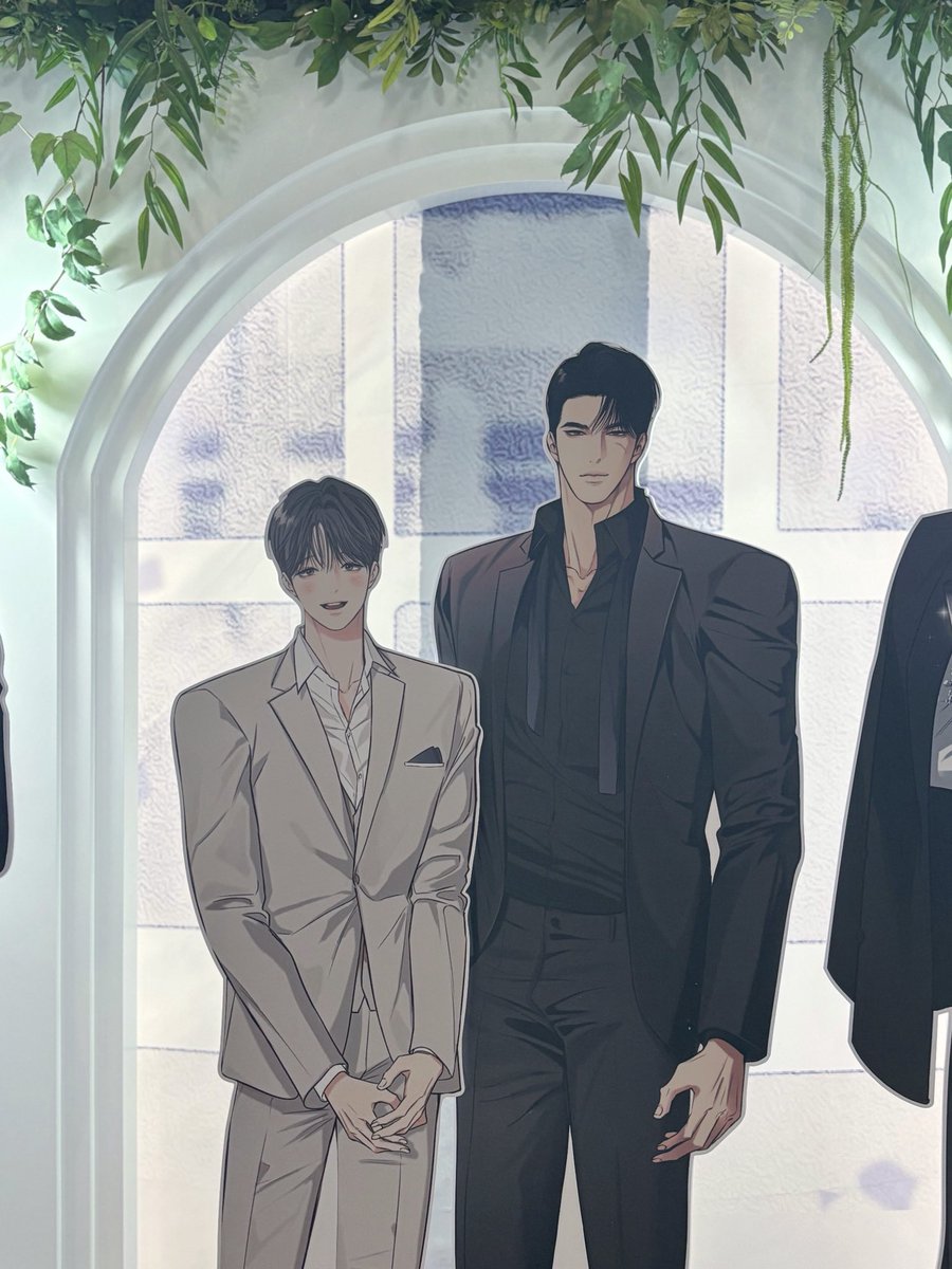 jalraeyo's tweet image. 비욘드 팝업에 다녀왔어요💙 독자님께서 선물로 주신 귀여운 태서랑 여민이 데리고 다녀왔답니다🥰 
비욘드 팀원분들께서 열심히 준비해주셔서 신나게 구경하고 왔어요! 오랫동안 고생해주신 저희 피디님께 항상 감사할 따름•••
오시는 독자님들께서도 즐겁게 다녀가셨으면 좋겠어요🥹