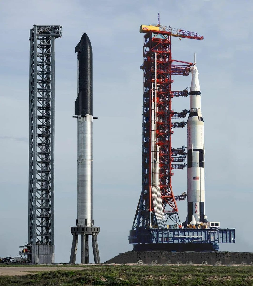 DimaZeniuk's tweet image. Starship vs Saturn V