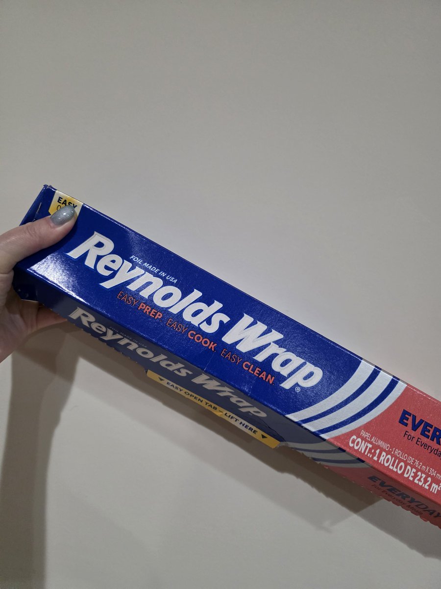 今日友達のおうちでゆるっとE.T.見てたんだけどこのアルミホイルのパッケージがデザイン変わってなかった
(43年前の映画)
そしてBGMに流し始めたのに最後までしっかり見てしまった