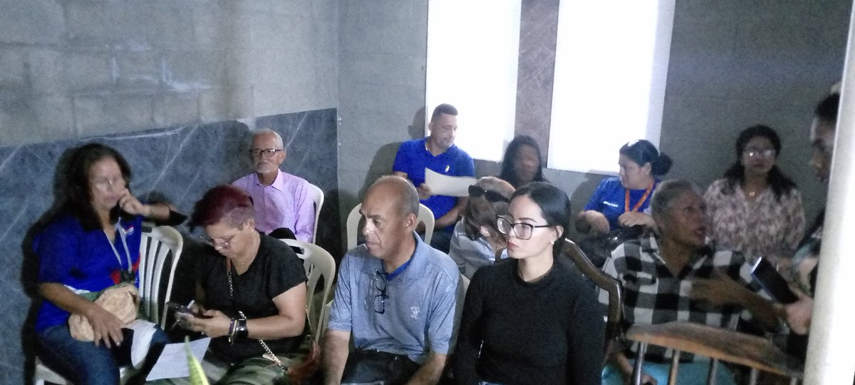 Hoy #10dejulio, compartimos un café en la parroquia Libertad donde estuvieron presentes los coordinadores y dirigentes UNT hablando sobre los preparativos para el proceso electoral de alcaldes y concejales para este #27dejulio .

💙♥️🤍
<a href="/untlags/">UNT Lagunillas</a> 
<a href="/somosuntzulia/">Un Nuevo Tiempo Zulia</a> 
<a href="/partidoUNT/">Un Nuevo Tiempo</a>