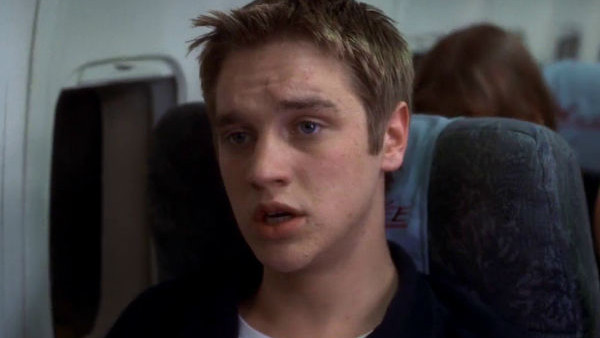 Ultimate_Tye's tweet image. #EdwardsMovieCharacterChallenge2025 #July
@midgetmoxie
Day #8 — Has Fear of Flying: Alex Browning from the 2000 supernatural horror "Final Destination" has a visible fear of flying.
"I just can't believe we got on a plane again, you know what I'm saying?"