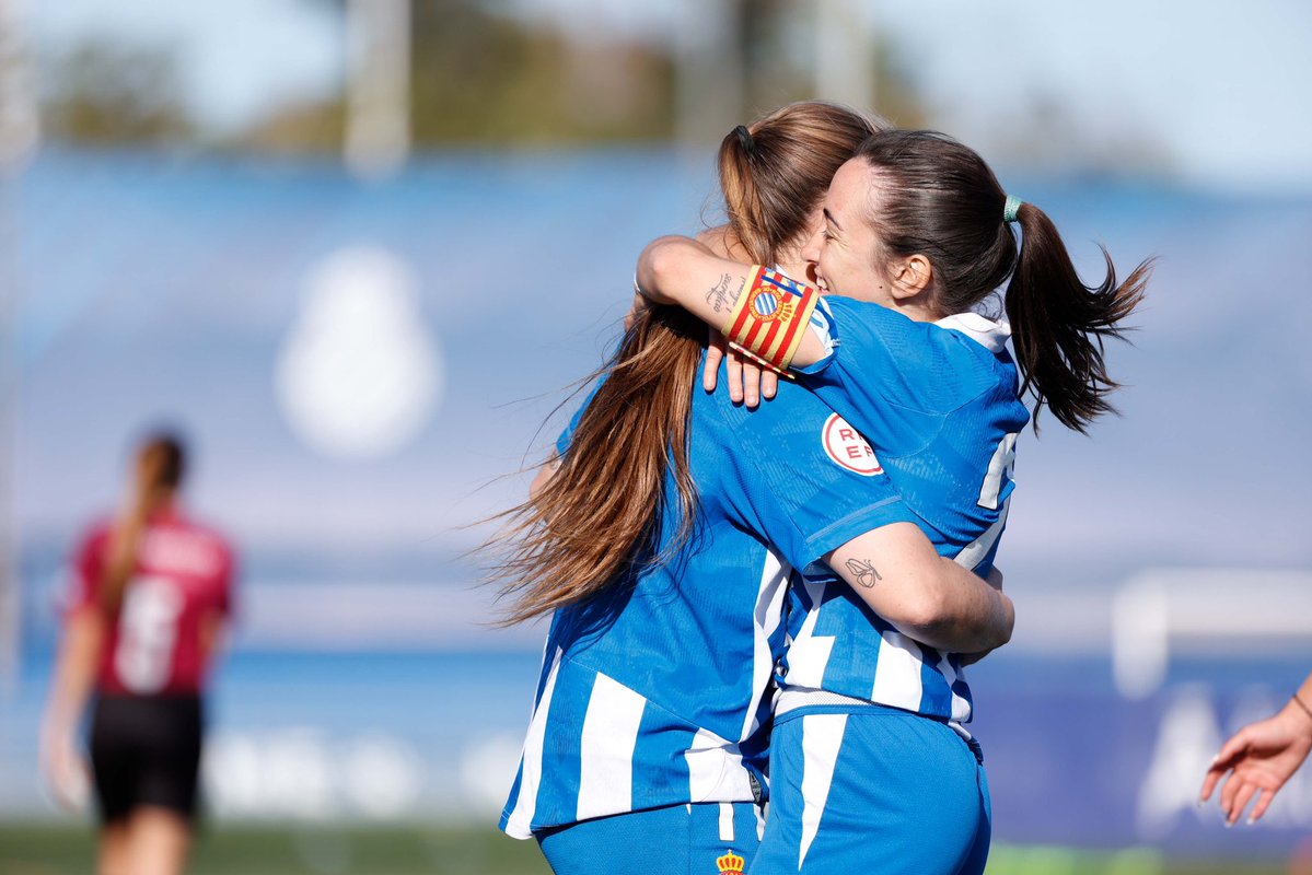 🔚 La Carla Sánchez posa fi a 15 anys defensant la blanc-i-blava. És història de #La21, història de l’Espanyol.

💙 T’hem vist créixer i hem vist la teva entrega, amor i sacrifici per aquest escut.

Gràcies i molta sort, Carlita!

#RCDE #RCDEFem