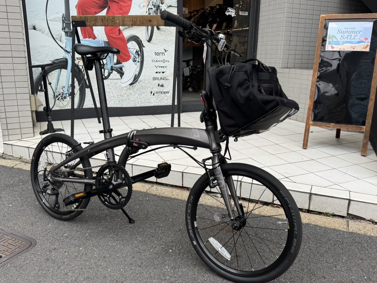 #DAHON からNEWアイテムの
フロントバッグとアタッチメントのご紹介‼️

『Multi Front Bag』
17Lの大容量で両サイドには取り出しやすい
ドリンクポケットがついています😄
#サイクリング から普段使いでも使用できる
優秀なショルダーバッグとなっています👍

『Block Adapter』
耐荷重は8㎏