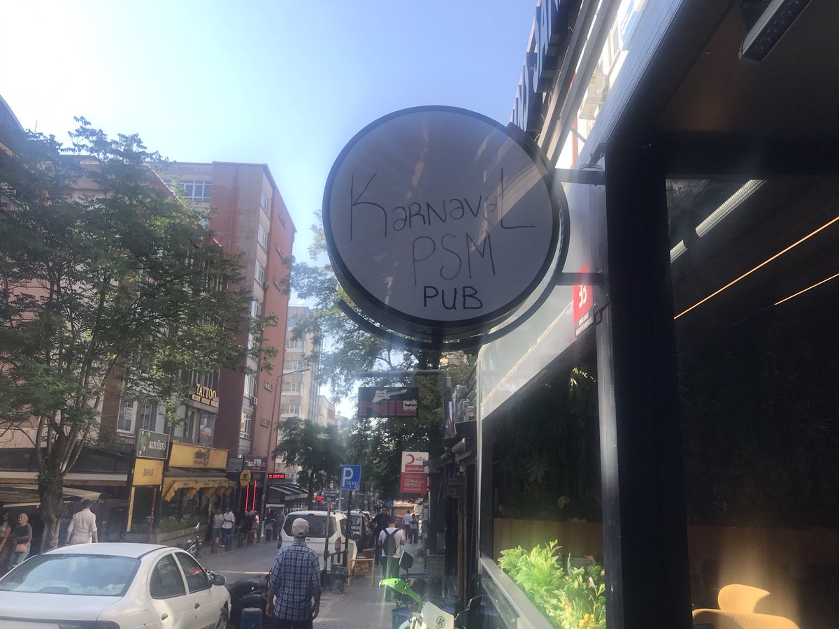 Yaz mevsimi, Karnaval PSM bahçesinde güzel.