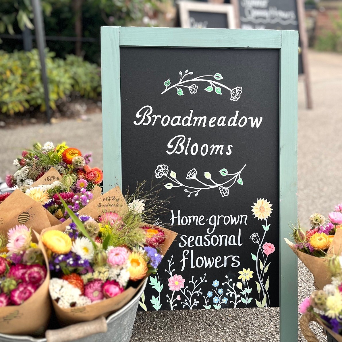 Sarah and her beautiful Broadmeadow blooms are back with us from 9 am today, but don't delay, as her flowers are very popular and usually sell out by late morning! 🏃‍♀️🏃‍♂️

#BroadmeadowBlooms #PickeringFlowers #CedarbarnFarmShop #SeasonalFlowers #GrownNotFlown