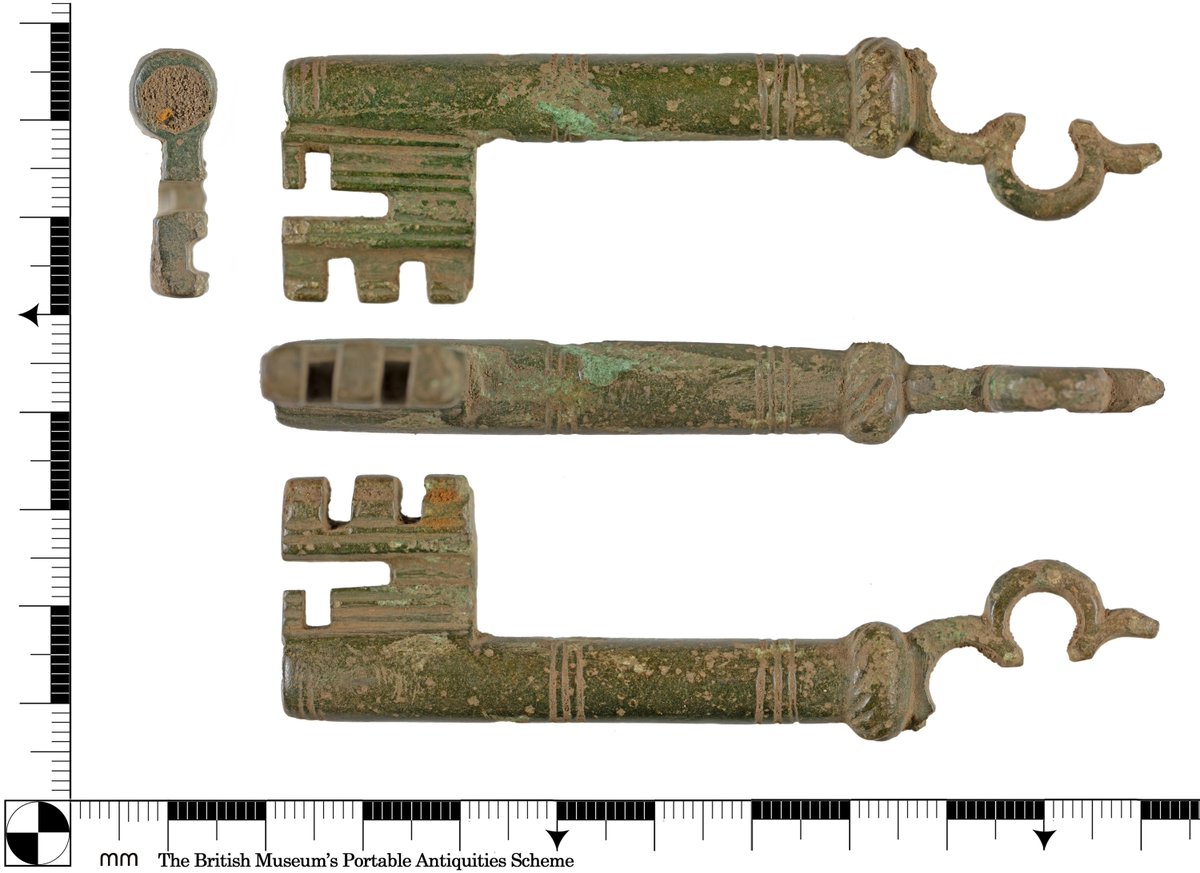 YORYM_FLA's tweet image. This is a medieval key dating to c.AD1200-1500. The function of this type of key is uncertain. The hollow-ended stem is not suitable for a door that needs to be locked from both sides, and so is more likely to be for a cupboard or chest. #FindsFriday buff.ly/5PRqTk4