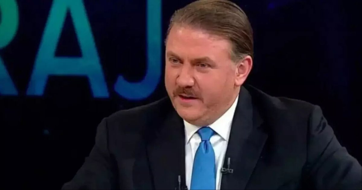 "Dolar 3 tl yi geçerse suratıma tükürün" cümlesi ile tanınan ağır yandaş Yiğit Bulut öldü.
Dolar: 40.17 TL