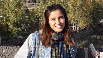 Bugün 2013
 gün oldu Gülistan Doku dan haber yok 

#GülistanDokunerede
#GülistanDokuiçinsesver
#GülistanDokuyasahipçık