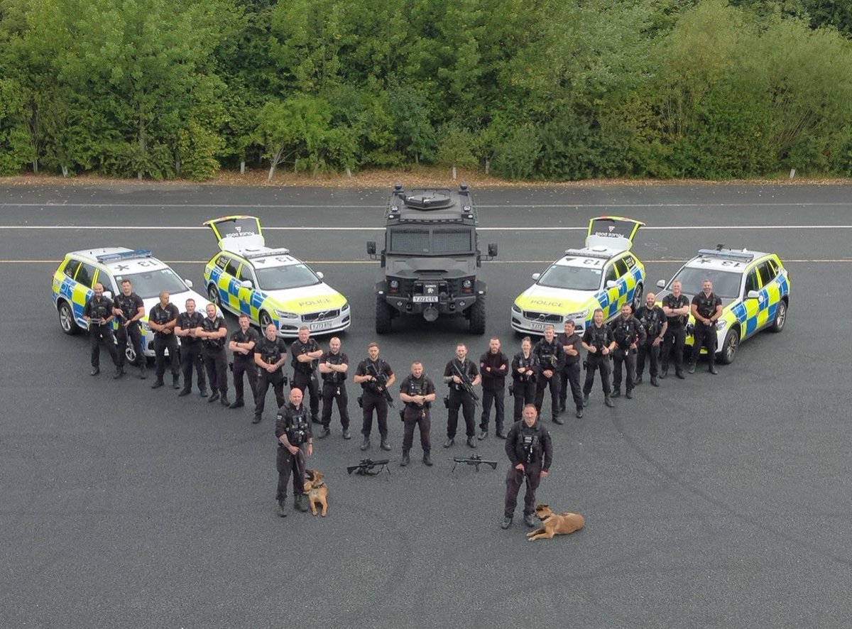 Macyadventures's tweet image. Its cost me a small fortune in take away pizzas, buns &amp;amp; cakes but thats it, we've finished our last shift.
I'll miss working with these guys so much, they all do a fantastic job everyday. The blue light family is like no other.
Some time off now before the next chapter starts.