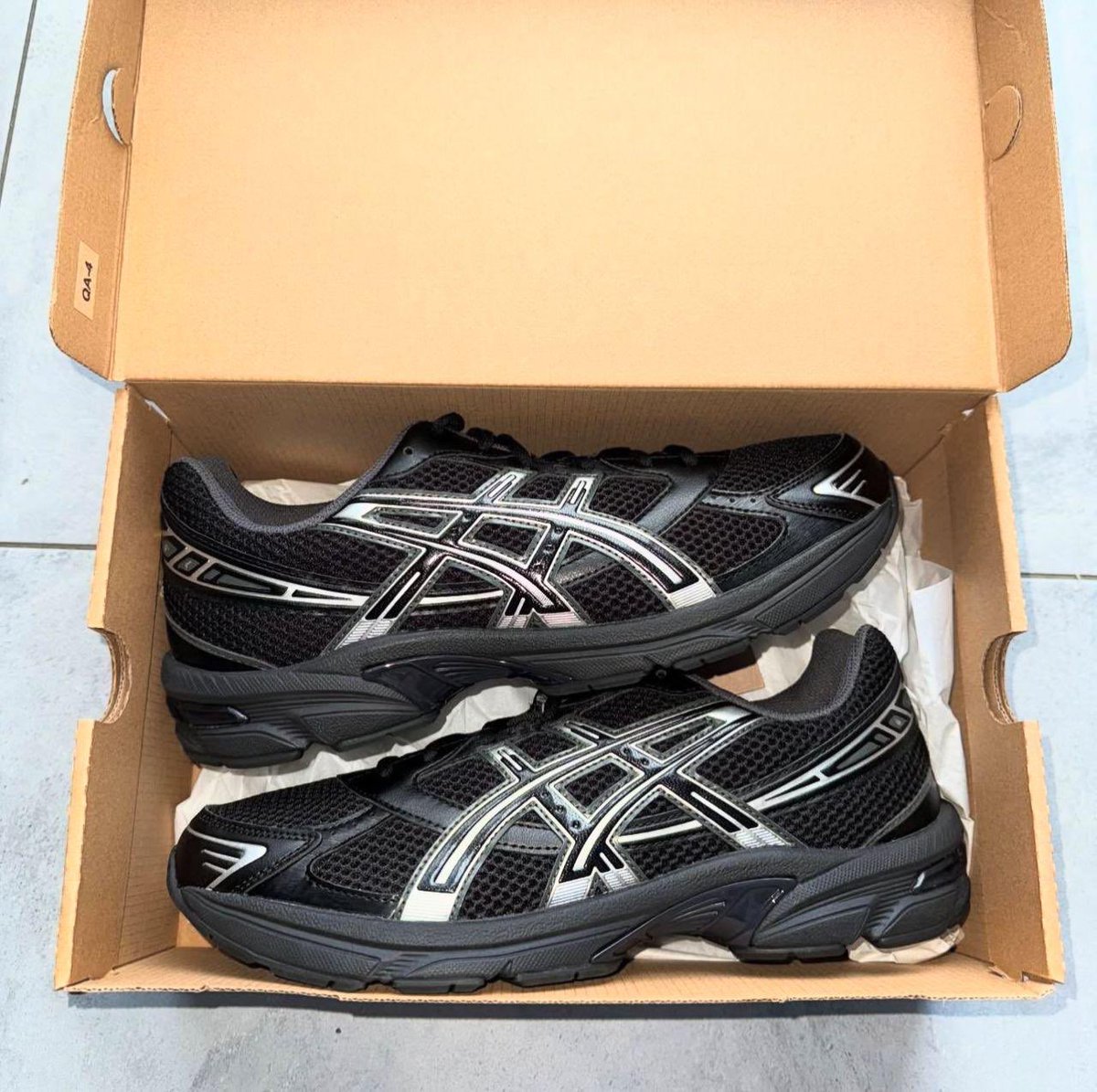 ashowzwears_'s tweet image. ASICS GEL-1130 โWHITE & BLACKโ
Now available โผ๏ธ
Price : N72,000
Size: 40 - 45
Order link: wa.me/+2349068187970