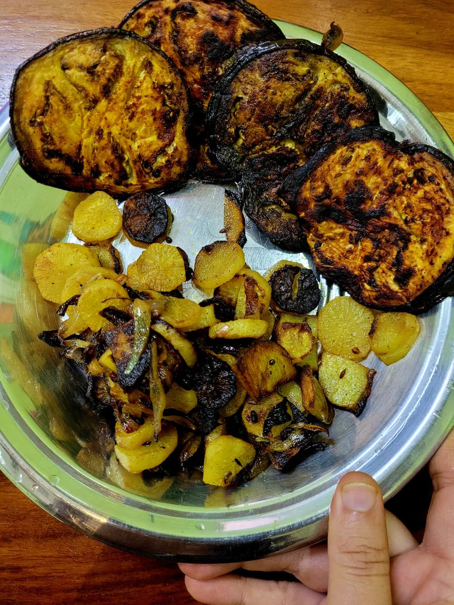 SatapathySilpa1's tweet image. #lunchmenu 
#odiafood 
#foodblogger 
#vegthali 
#photochallenge