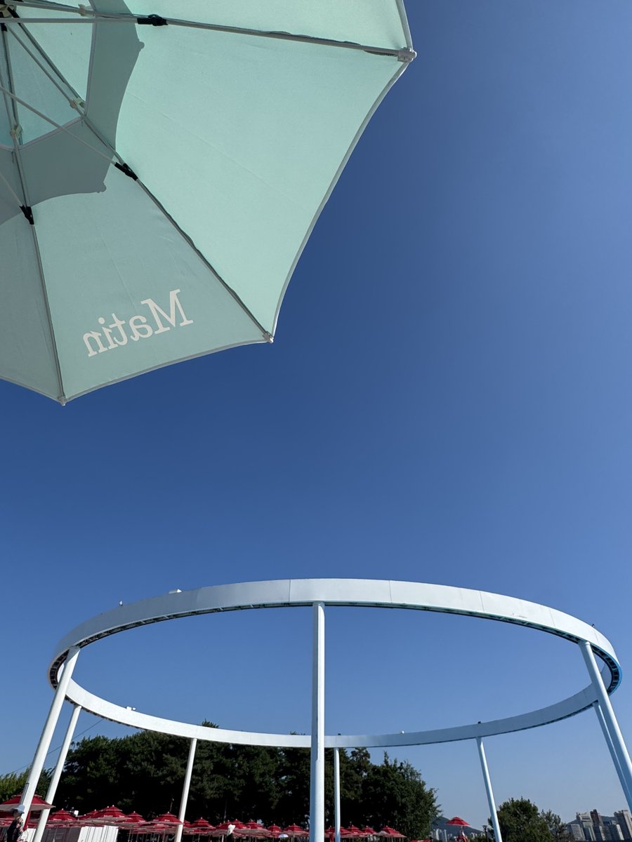 썬베드 안빌려도 될뻔 .. 아 행복햐 ..