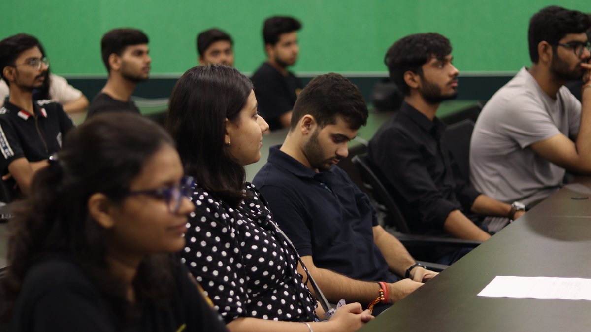 Class pe dhyaan de lo bhai. 🧐