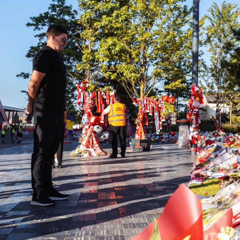 LFC's tweet photo. Steven Gerrard and members of his academy have paid tribute to Diogo and Andre at Anfield ❤️
