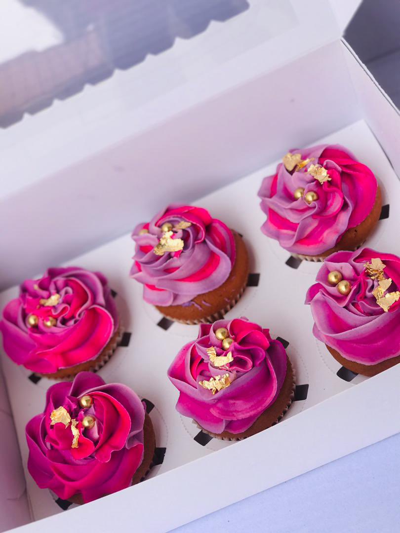 MaishaCakesUg's tweet image. Cupcakes to celebrate your loved ones or brighten up their day.
Dozen of cupcakes at 50k and half a dozen at 30k. Customization comes at an extra cost.
Call/Wattsapp 0783638494 to order!