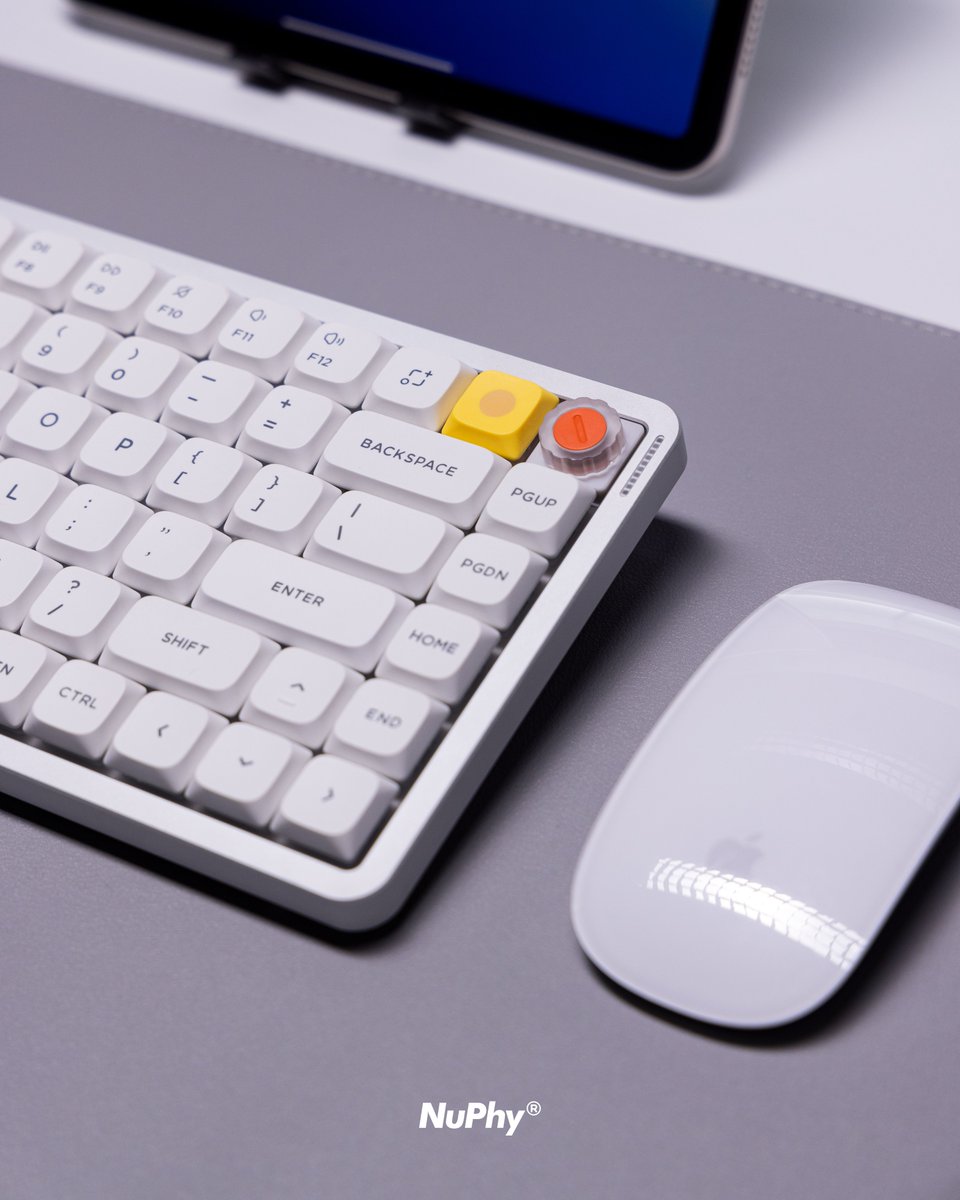 nuphystudio's tweet image. Air75 V3 | Built for Mac, Made for multitaskers. 🔄
Seamlessly switch between 4 devices — Mac, iPad, iPhone, even your PC — all from one keyboard.
With our customizable knob, switching devices is just a twist away. 🔘✨
#nuphy #air75v3 #keyboard #MacCompatible #DeskSetup…