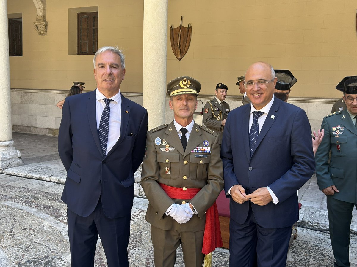Subdelegación del Gobierno en Palencia (@palencia_gob) on Twitter photo Toma de posesión del general Calero Perea en su nuevo cargo como jefe de la IV Subinspección General del Ejército y Comandante Militar de #Valladolid y #Palencia
Asiste el subdelegado del Gobierno <a href="/amg385/">🇪🇸 Angel D. Miguel 🇪🇺🏳️🌈♥️🇺🇦</a>, junto al subdelegado del Gobierno en <a href="/Valladolid_Gob/">Subdelegación del Gobierno en Valladolid</a>, Jacinto Canales Toma de posesión del general Calero Perea en su nuevo cargo como jefe de la IV Subinspección General del Ejército y Comandante Militar de #Valladolid y #Palencia
Asiste el subdelegado del Gobierno <a href="/amg385/">🇪🇸 Angel D. Miguel 🇪🇺🏳️🌈♥️🇺🇦</a>, junto al subdelegado del Gobierno en <a href="/Valladolid_Gob/">Subdelegación del Gobierno en Valladolid</a>, Jacinto Canales