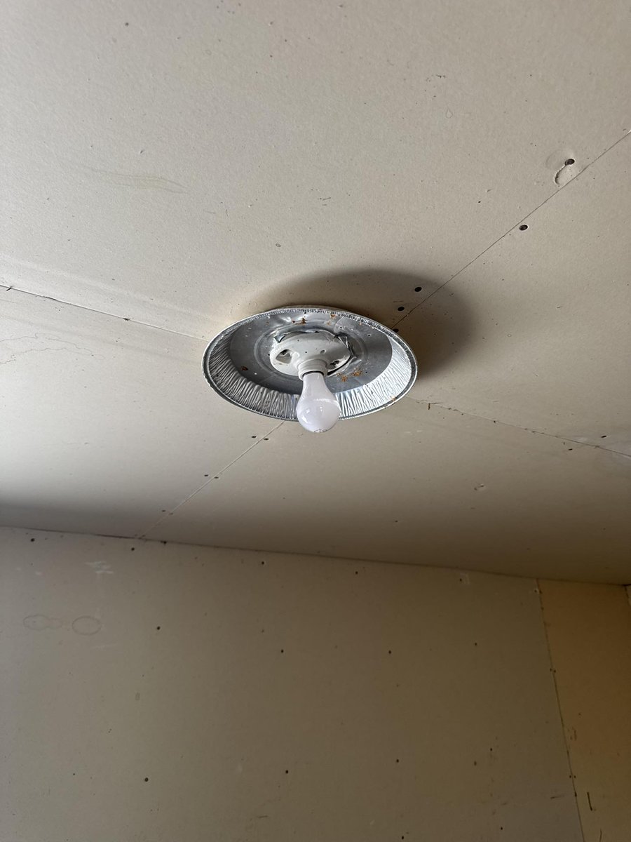 Q3 Services (@q3_services) on Twitter photo Just for you #hardservices guys out there on Friday...
Do you reckon the #sparks had just had his lunch before he completed this installation? #electrician #qualityjob
(Zoom in and you can see the remnants.) Just for you #hardservices guys out there on Friday...
Do you reckon the #sparks had just had his lunch before he completed this installation? #electrician #qualityjob
(Zoom in and you can see the remnants.)