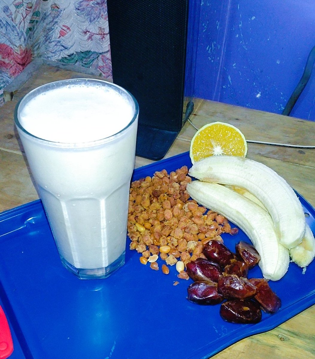 Hizi hapa ni Health Tips bora kabisa za asubuhi kutumia vyakula asilia– Bila sumu wala mafuta mengi...

Anza na maji ya moto na limao– Husaidia kuondoa sumu mwilini na huamsha mfumo wa mmeng’enyo...

Smoothie ya asili ni dawa safi! – Changanya ndizi, parachichi, spinachi, na