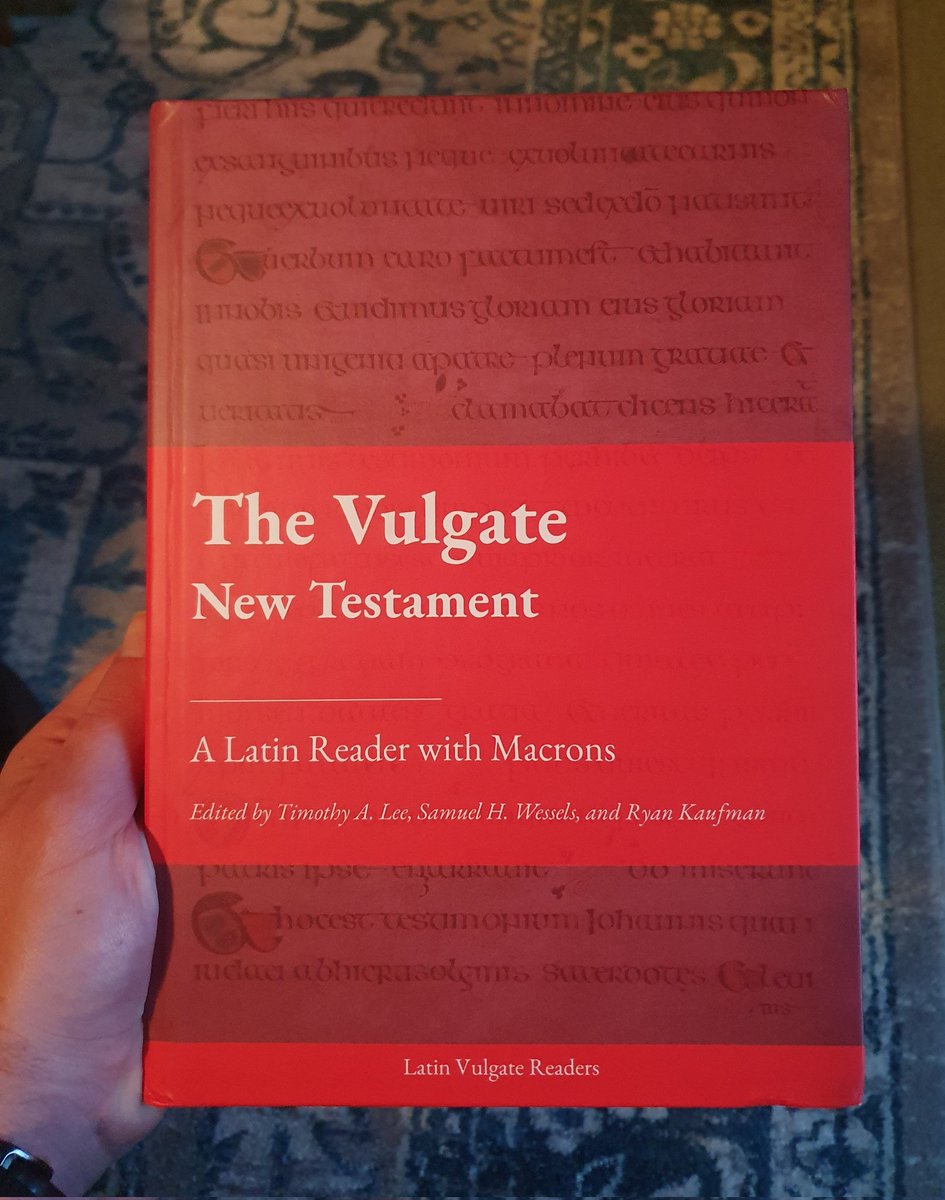 Ljhodgson_'s tweet image. Received this gorgeous book in the mail this week! Thanks @Timothy_A_Lee and @Neo_Jerome for making this a reality!
Nunc est legendum!