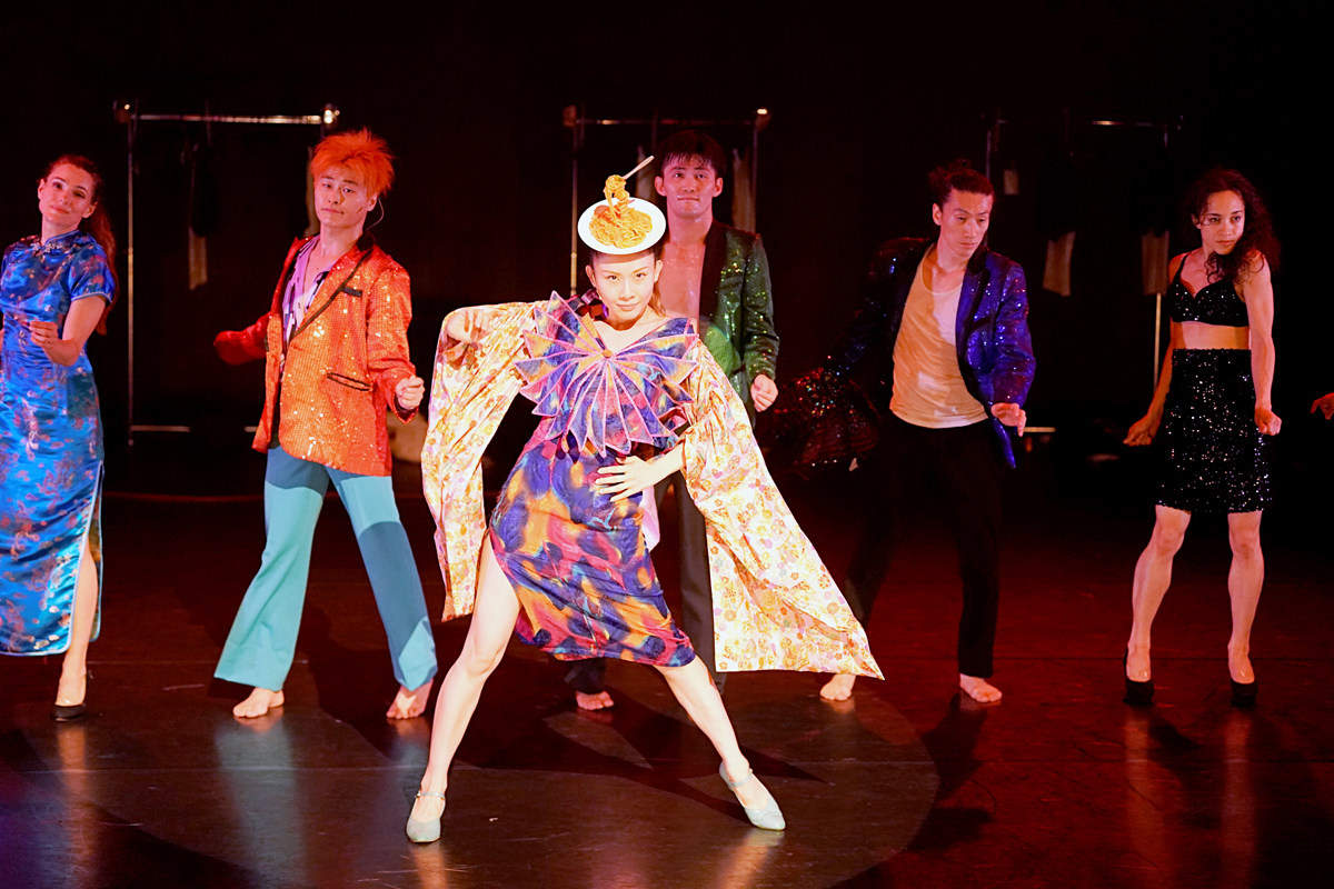 ☆本日千秋楽☆
【当日券情報】
KAAT×TJP（ストラスブール・グランテスト国立演劇センター）『#ダンスマラソンエクスプレス(横浜⇔花巻)』
7/13(日) 13:00開演回について、当日券ございます。
開演40分前より5階大スタジオ当日券売場にて販売いたします。

＜上演時間：約75分（休憩なし）＞