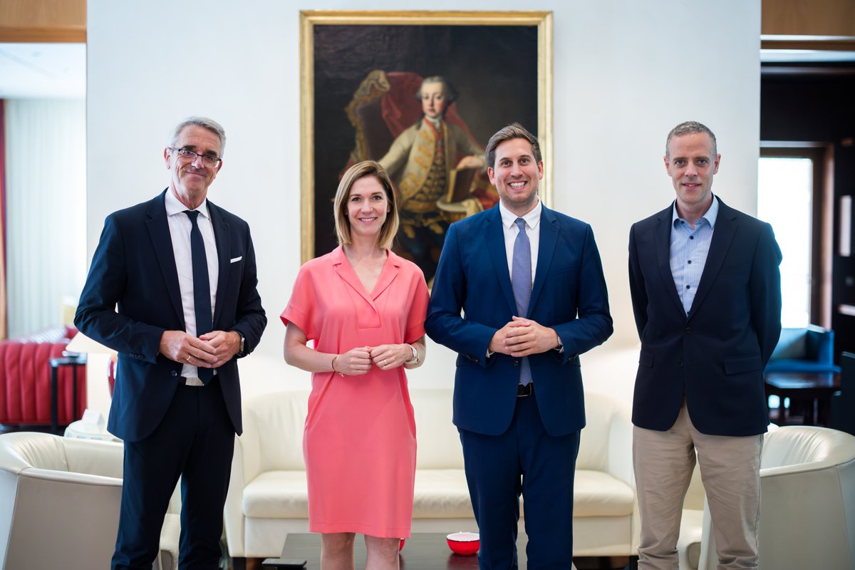 Staatssekretär <a href="/ProellAlexander/">Alexander Pröll</a> absolvierte vom 1.–2.7.2025 seine erste Reise nach #Deutschland 🇦🇹🌐🇩🇪
Im Fokus: #Digitalisierung, #digitaleSouveränität, #eGovernment, bilaterale pol. Gespräche, Austausch mit Expertinnen/Experten &amp; Unternehmen. #ÖsterreichInBerlin
📸BKA/Dunker