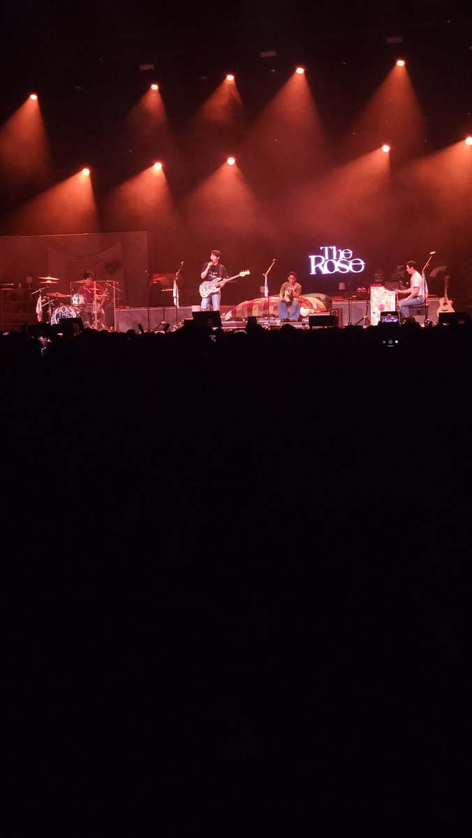 abbyskosmos's tweet photo. 071025 - The Rose Once Upon A WRLD Tour Toronto🌹
They have a special place in my heart & seeing them perform live healed something in me! their music speaks volume about their artistry♥️ until next time!
#OnceUponAWRLD
#OnceUponAWRLDToronto #TheRose #더로즈 #abbventures https://t.co/jcHfOhqkP0
