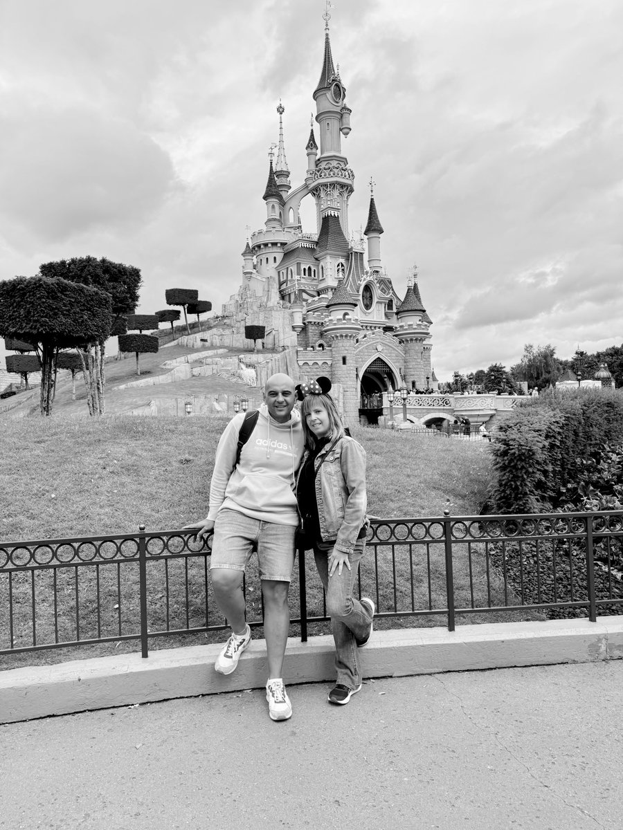sertrulli's tweet photo. 16 años casados. Bodas de hiedra.
No sabía que eso existía, pero tiene sentido: es algo que se mantiene firme con el tiempo. Como nosotros.

@soletema22 Gracias por estar, seguir eligiendo este equipo.

Vamos por más vida juntos. 💚 https://t.co/SvDphMsafC