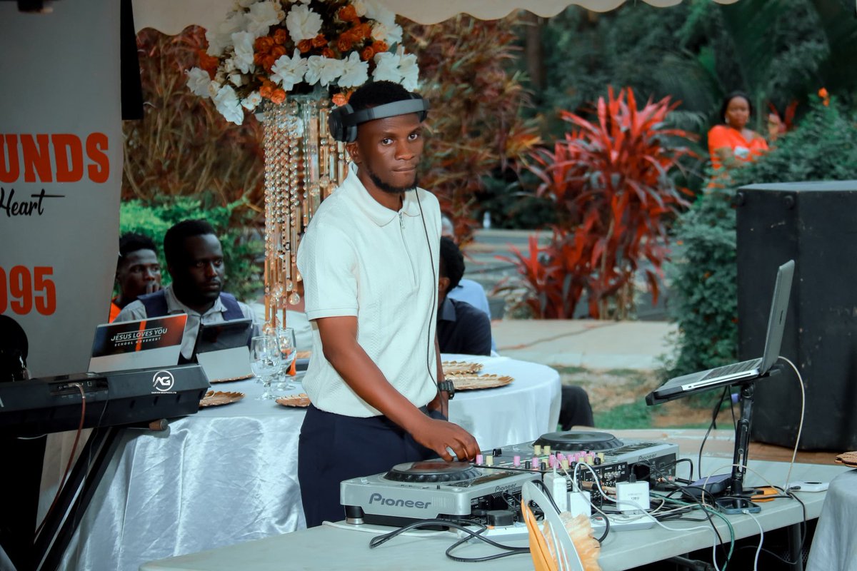 djjemmo256's tweet photo. #wedding #gospelmusic #gospeldj #deejayjemmo https://t.co/yYNrOtiapT