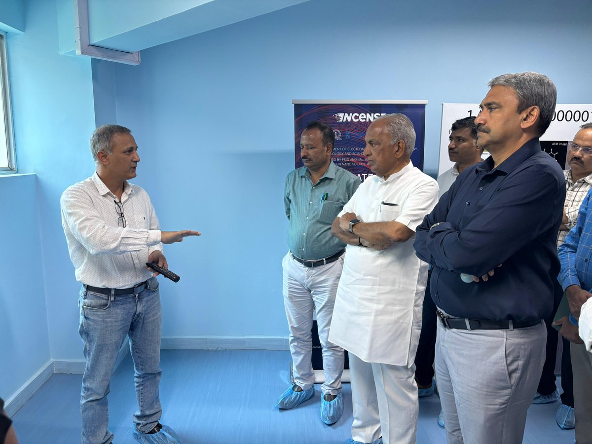 IIScQuanTech's tweet image. 🌟 A Special Visit from Hon’ble Minister 🌟
It was a privilege to welcome Shri N.S Boseraju, Hon’ble Minister for Minor Irrigation, Science &amp;amp; Technology, Government of Karnataka along with Hon’ble MP of Raichur-Yadgir Constituency, Shri G. Kumar Naik, to the QuRP, IISc.