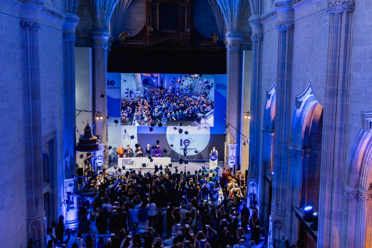 🎓 Cheers to IE School of Science and Technology’s graduates of 2025!

From coding to data, business and beyond—you’ve built projects, challenged ideas and shaped what’s next.

Let’s relive the day → full recap here: shorturl.at/jKALz