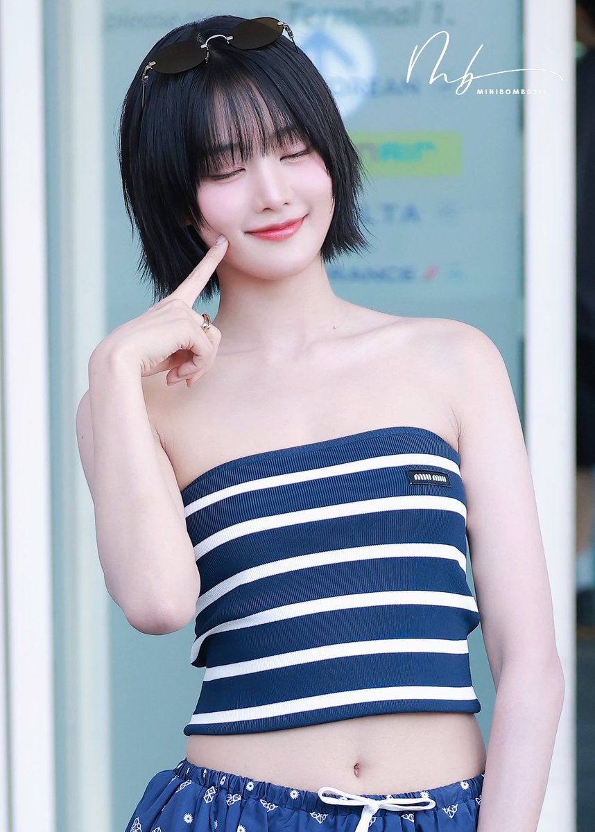 minibomb0311's tweet image. 250711 민니 ❤️❤️❤️
👉🏻🐱🫶🏻
#IDLE #GIDLE #여자아이들 #아이들 #민니 #MINNIE #มินนี่